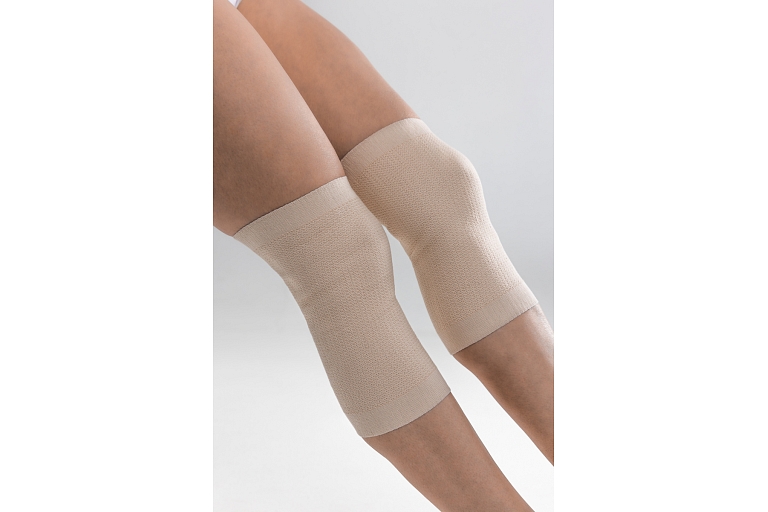 Elastic bandage for the knee, model 102